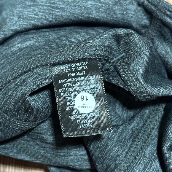 Xersion Performance Capri Mid Rise - Picture 5 of 5